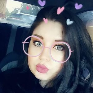 Meet your Posher, Gloria